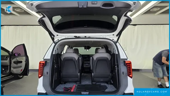 KIA CARNIVAL GASOLINE 9-SEATER NOBLESSE