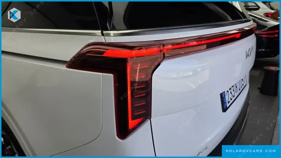 KIA CARNIVAL GASOLINE 9-SEATER NOBLESSE
