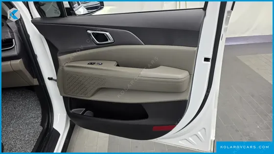 KIA CARNIVAL GASOLINE 9-SEATER NOBLESSE