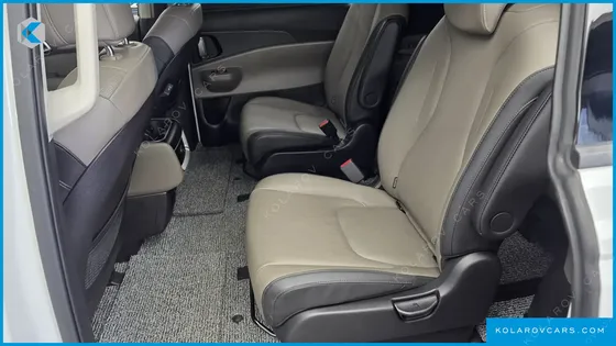 KIA CARNIVAL GASOLINE 9-SEATER NOBLESSE