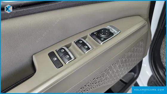 KIA CARNIVAL GASOLINE 9-SEATER NOBLESSE