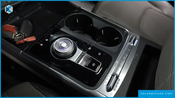 KIA CARNIVAL GASOLINE 7-SEATER SIGNATURE