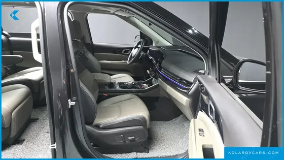 KIA CARNIVAL GASOLINE 7-SEATER SIGNATURE