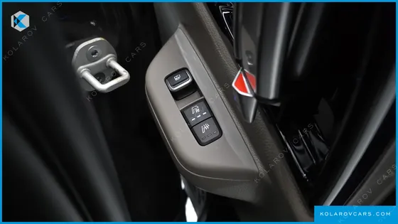 KIA CARNIVAL GASOLINE 7-SEATER SIGNATURE
