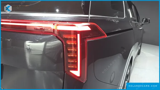 KIA CARNIVAL GASOLINE 7-SEATER SIGNATURE