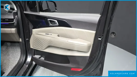 KIA CARNIVAL GASOLINE 7-SEATER SIGNATURE