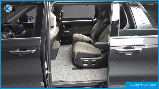 KIA CARNIVAL GASOLINE 7-SEATER SIGNATURE