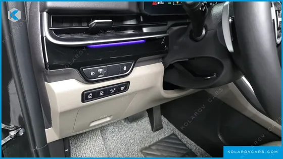 KIA CARNIVAL GASOLINE 7-SEATER SIGNATURE