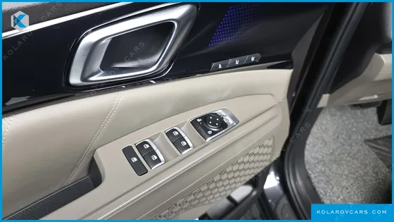 KIA CARNIVAL GASOLINE 7-SEATER SIGNATURE