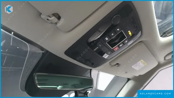 KIA CARNIVAL GASOLINE 7-SEATER SIGNATURE
