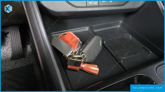 KIA CARNIVAL GASOLINE 7-SEATER SIGNATURE