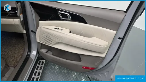 KIA CARNIVAL HEV 7SEATER GRAVITY