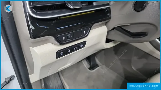 KIA CARNIVAL GASOLINE 7 SEATER X LINE