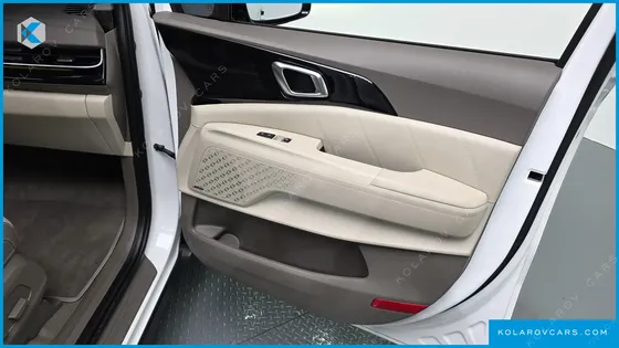 KIA CARNIVAL GASOLINE 7 SEATER X LINE