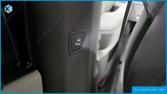 KIA CARNIVAL GASOLINE 7 SEATER X LINE