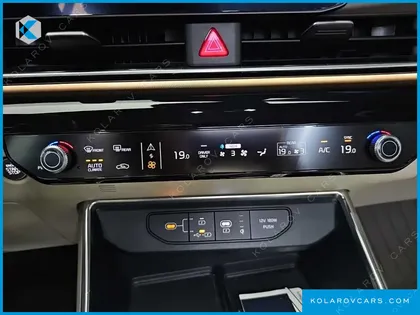 KIA CARNIVAL HEV 9-SEATER HI-LIMOUSINE (SPECIAL VEHICLE)