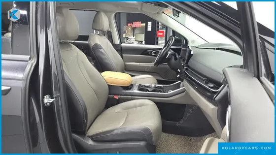 KIA CARNIVAL DIESEL 9-SEATER SIGNATURE