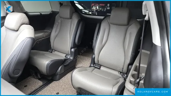 KIA CARNIVAL DIESEL 9-SEATER SIGNATURE
