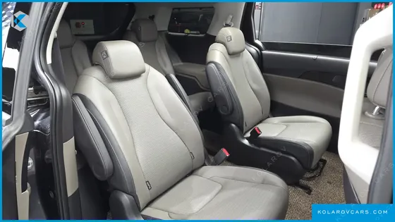 KIA CARNIVAL DIESEL 9-SEATER SIGNATURE