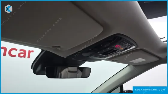 KIA CARNIVAL DIESEL 9-SEATER SIGNATURE
