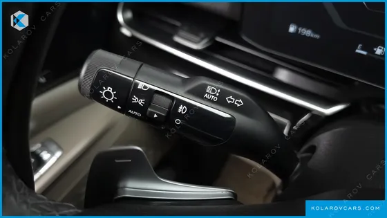 KIA CARNIVAL DIESEL 9-SEATER SIGNATURE