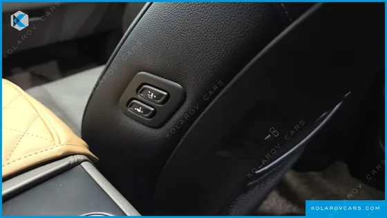 KIA CARNIVAL DIESEL 9-SEATER SIGNATURE