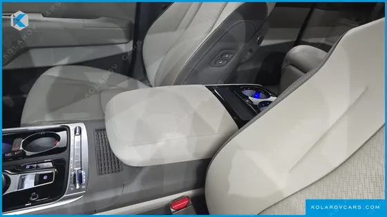 KIA CARNIVAL DIESEL 7-SEATER GRAVITY