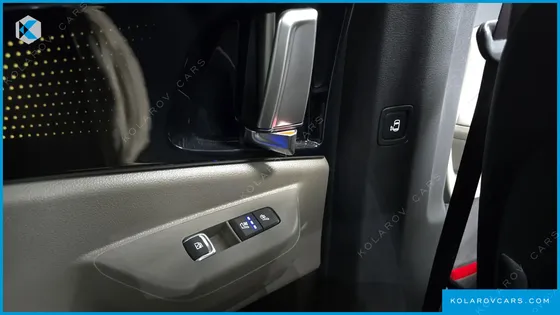 KIA CARNIVAL HEV 7SEATER GRAVITY