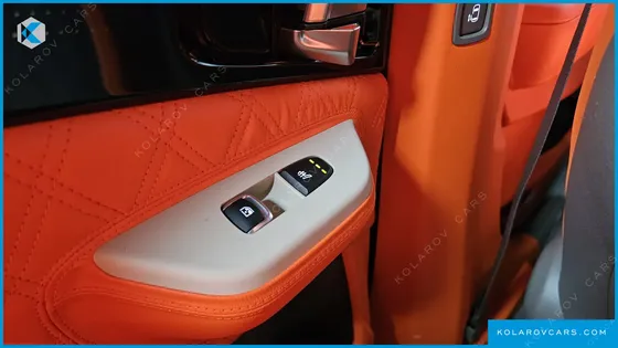 KIA CARNIVAL DIESEL 9-SEATER HI LIMOUSINE (SPECIAL VEHICLE)
