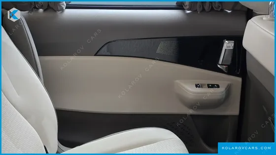 KIA CARNIVAL HEV 9-SEATER HI-LIMOUSINE
