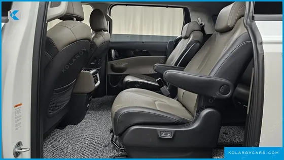 KIA CARNIVAL DIESEL 9-SEATER GRAVITY