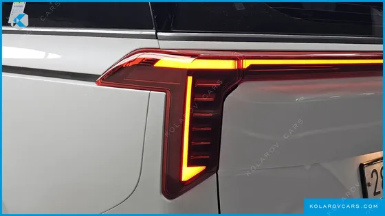 KIA CARNIVAL DIESEL 9-SEATER GRAVITY