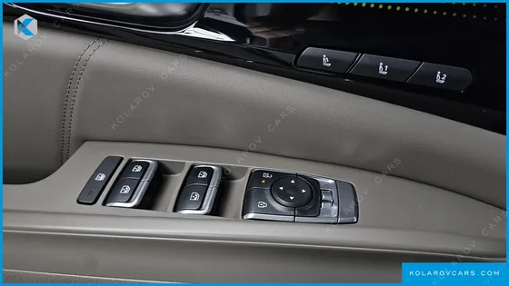 KIA CARNIVAL DIESEL 9-SEATER GRAVITY
