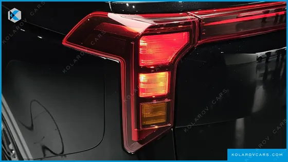 KIA CARNIVAL DIESEL 9-SEATER NOBLESSE