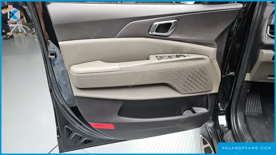KIA CARNIVAL DIESEL 9-SEATER NOBLESSE