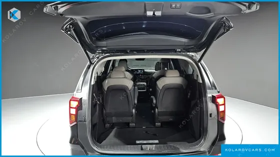 KIA CARNIVAL DIESEL 9-SEATER NOBLESSE