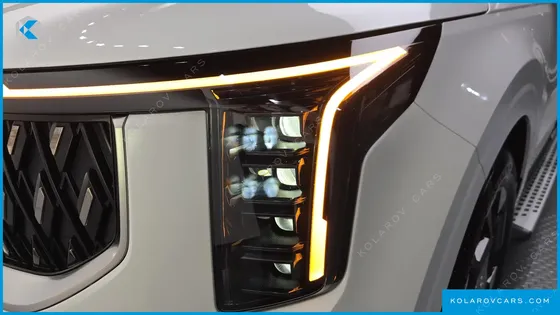 KIA CARNIVAL HEV 7-SEATER HI LIMOUSINE