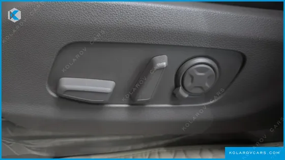 KIA CARNIVAL HEV 9-SEATER HI-LIMOUSINE