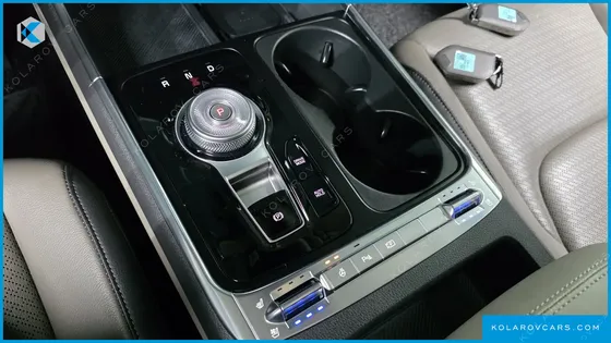 KIA CARNIVAL GASOLINE 7-SEATER NOBLESSE