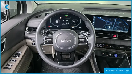 KIA CARNIVAL GASOLINE 7-SEATER NOBLESSE