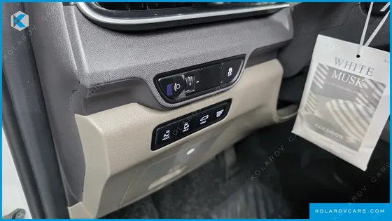 KIA CARNIVAL GASOLINE 7-SEATER NOBLESSE