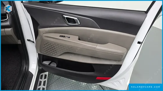 KIA CARNIVAL GASOLINE 7-SEATER NOBLESSE