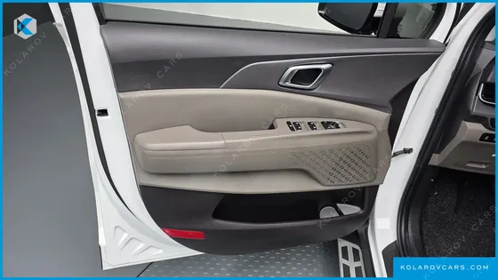 KIA CARNIVAL GASOLINE 7-SEATER NOBLESSE