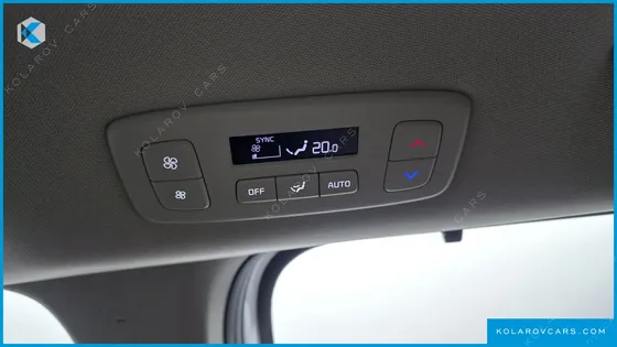 KIA CARNIVAL GASOLINE 7-SEATER NOBLESSE