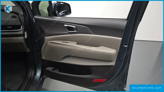 KIA CARNIVAL HEV 9SEATER NOBLESS
