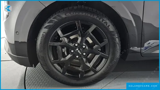 KIA CARNIVAL GASOLINE 9-SEATER GRAVITY