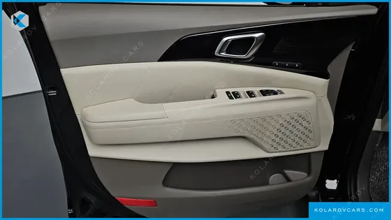 KIA CARNIVAL GASOLINE 9-SEATER GRAVITY