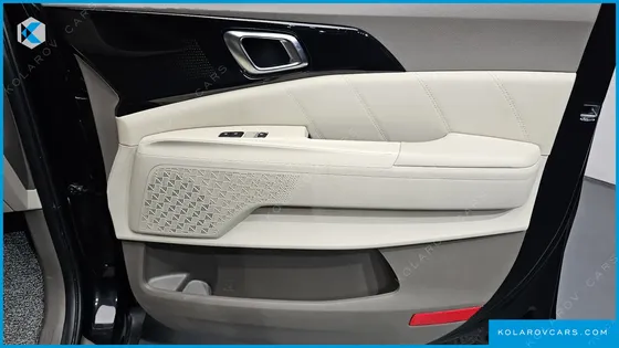 KIA CARNIVAL GASOLINE 9-SEATER GRAVITY