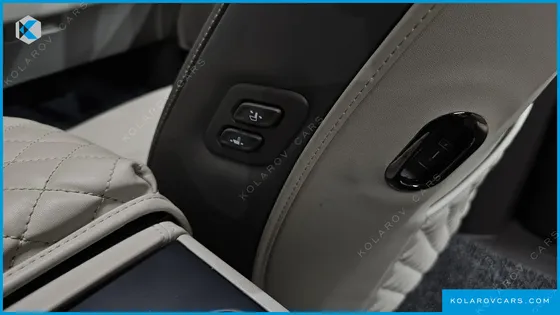 KIA CARNIVAL GASOLINE 9-SEATER GRAVITY