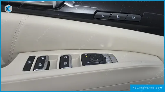 KIA CARNIVAL DIESEL 7-SEATER SIGNATURE